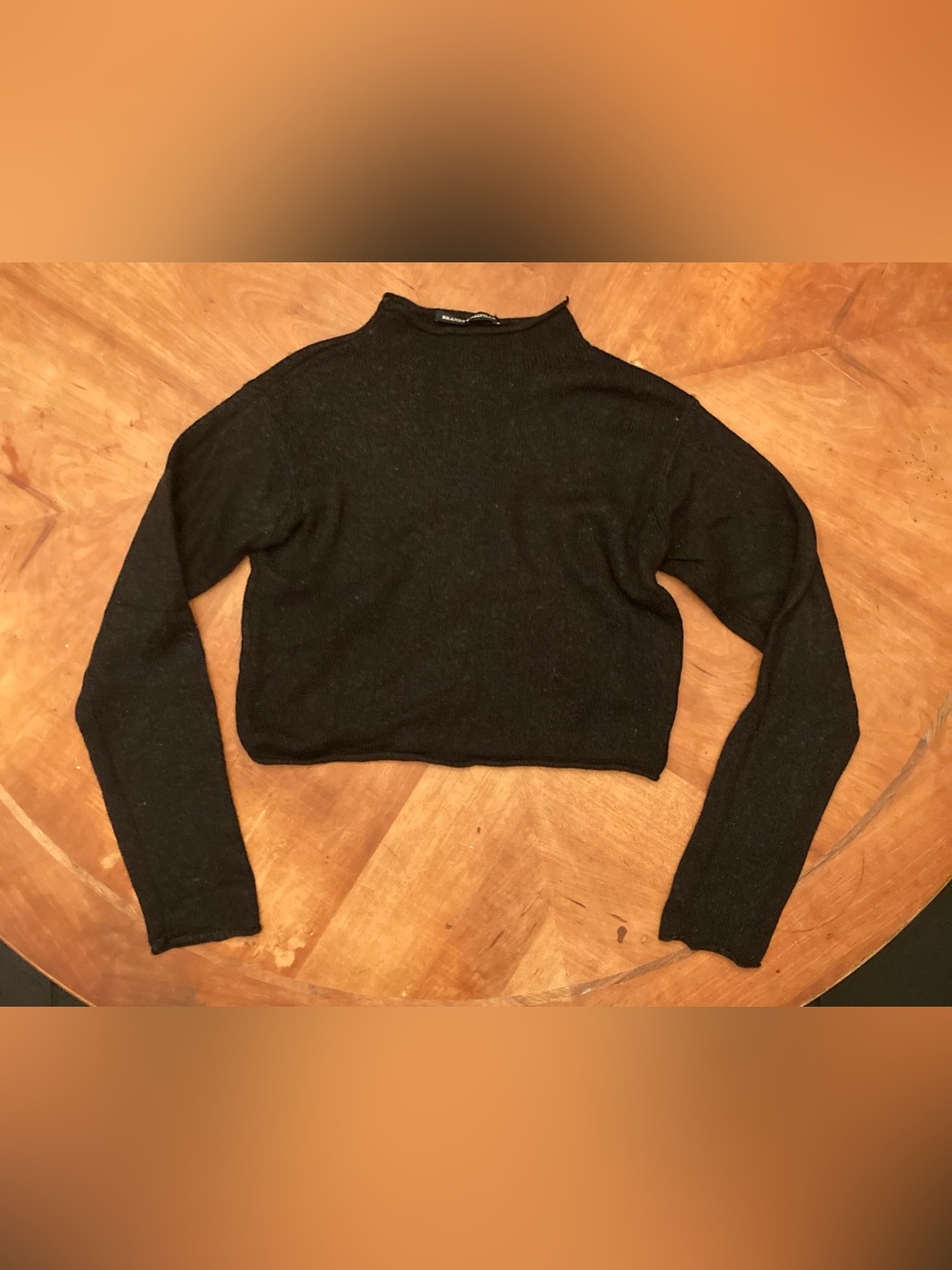 Brandy Melville Women’s Black Cropped Sweater Size Small